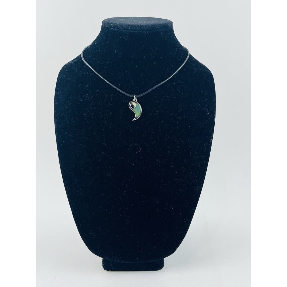 Claire’s Green Blue Purple Pendant Mood Yin Yang Moon Choker Necklace Costume Ch
